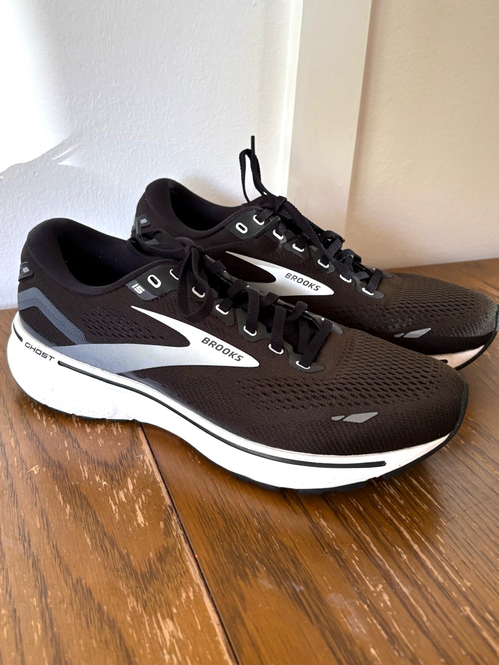 Brooks Ghost 15 Women's Size 9 Running Shoes Black Silver
